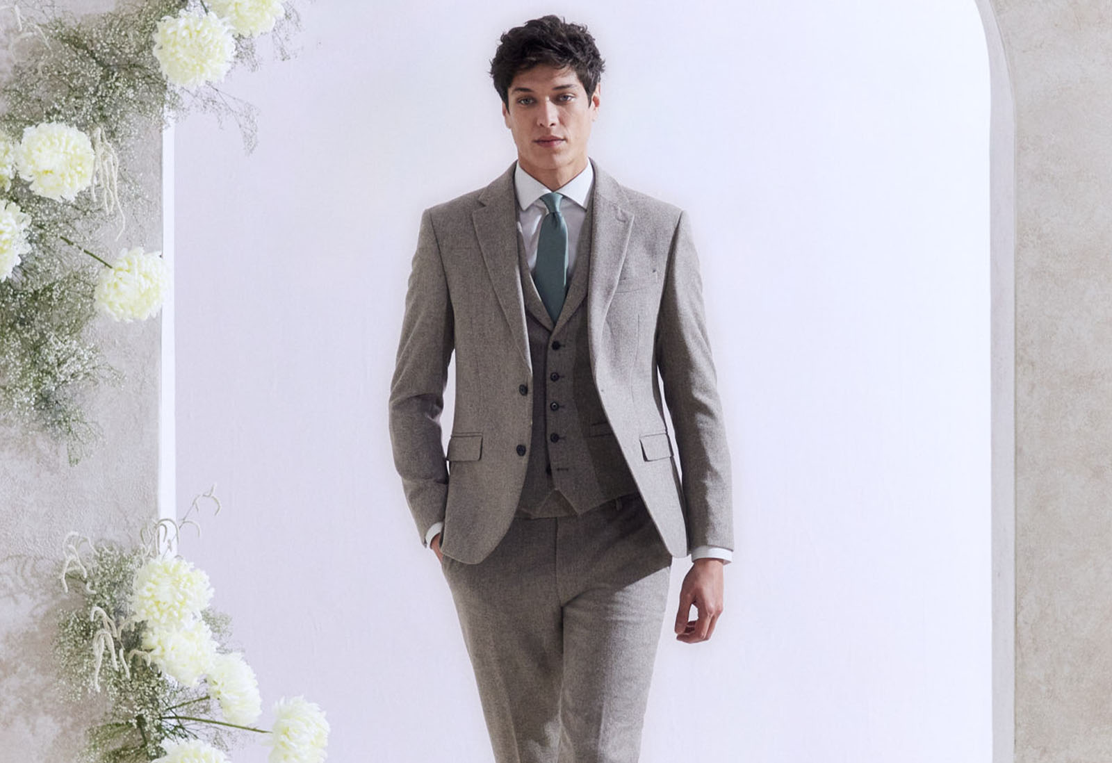 Moss - slim fit stone donegal tweed suit