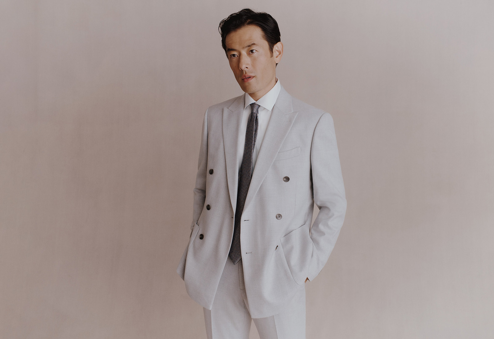 Recommended linen suit. 