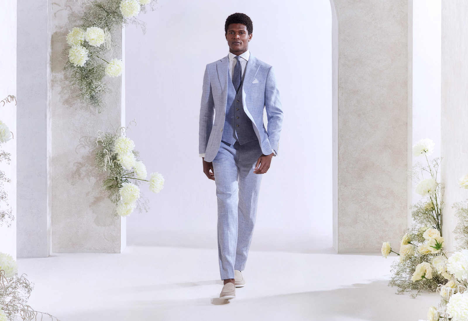 Moss - tailored fit light blue linen suit