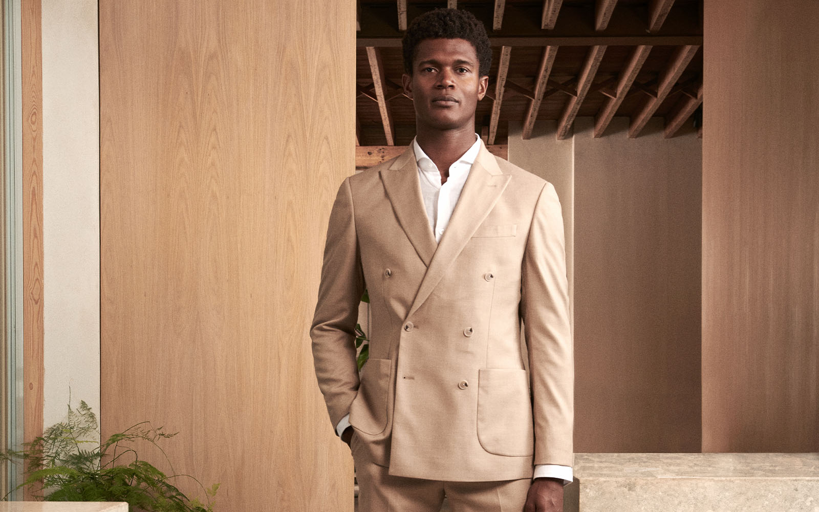 Moss - tailored fit blonde double breasted suit